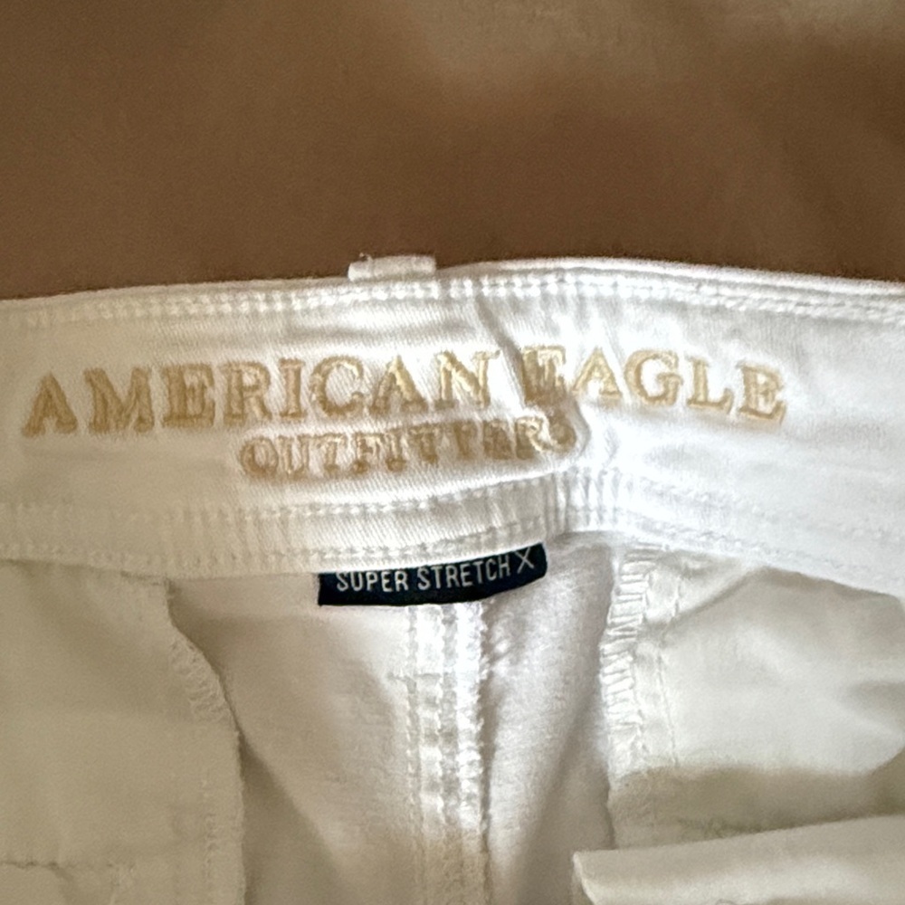 American Eagle Outfitters Super Stretch Women's Chino Style Shorts size 10 - Picture 2 of 7